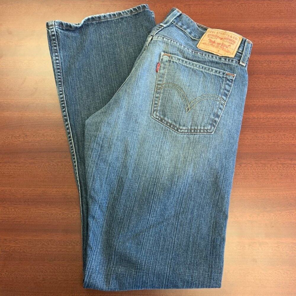 Men's 527 Levi's Low Boot Cut Mom Jeans
